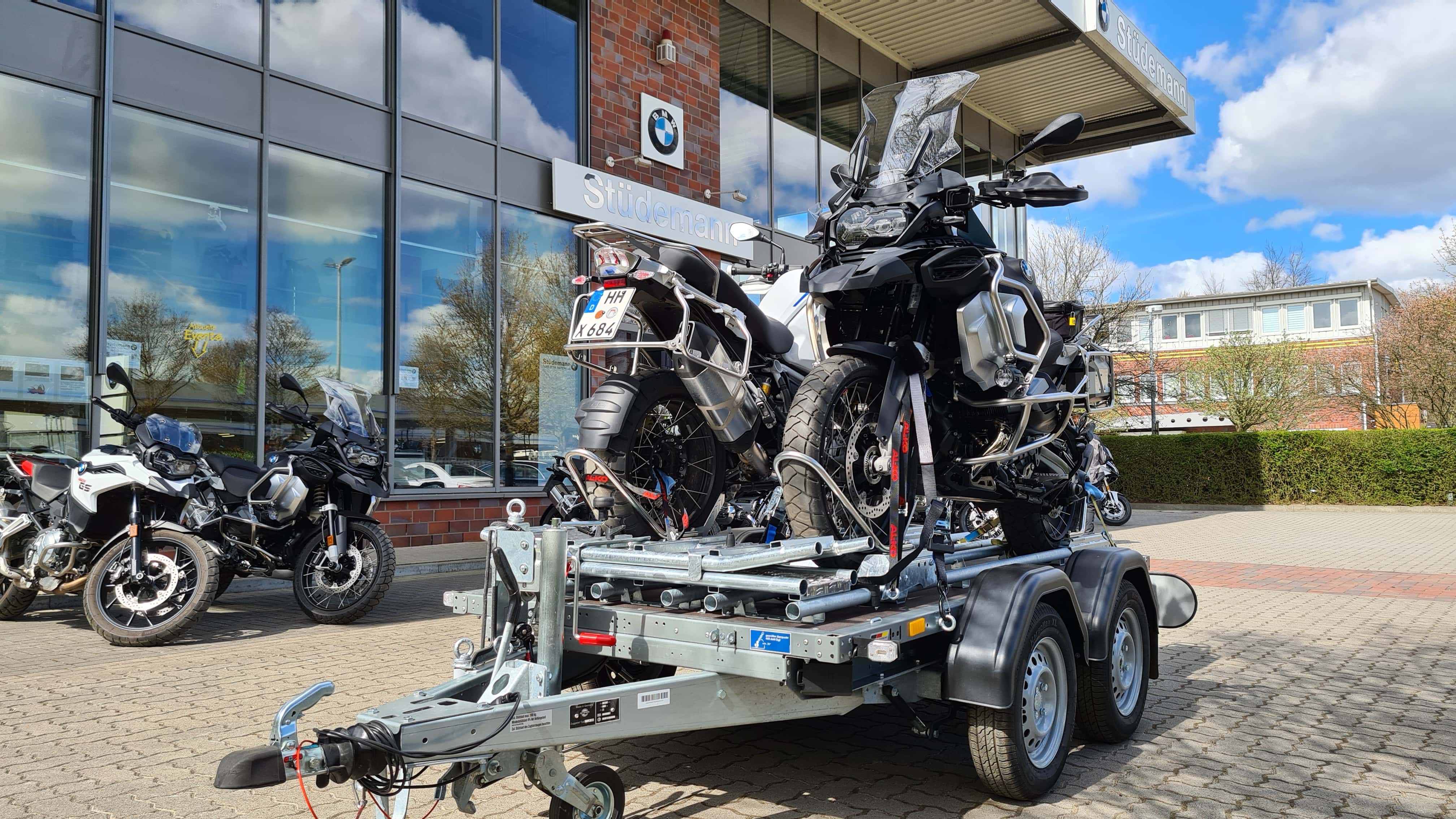 Test mit zwei BMW Motorrädern