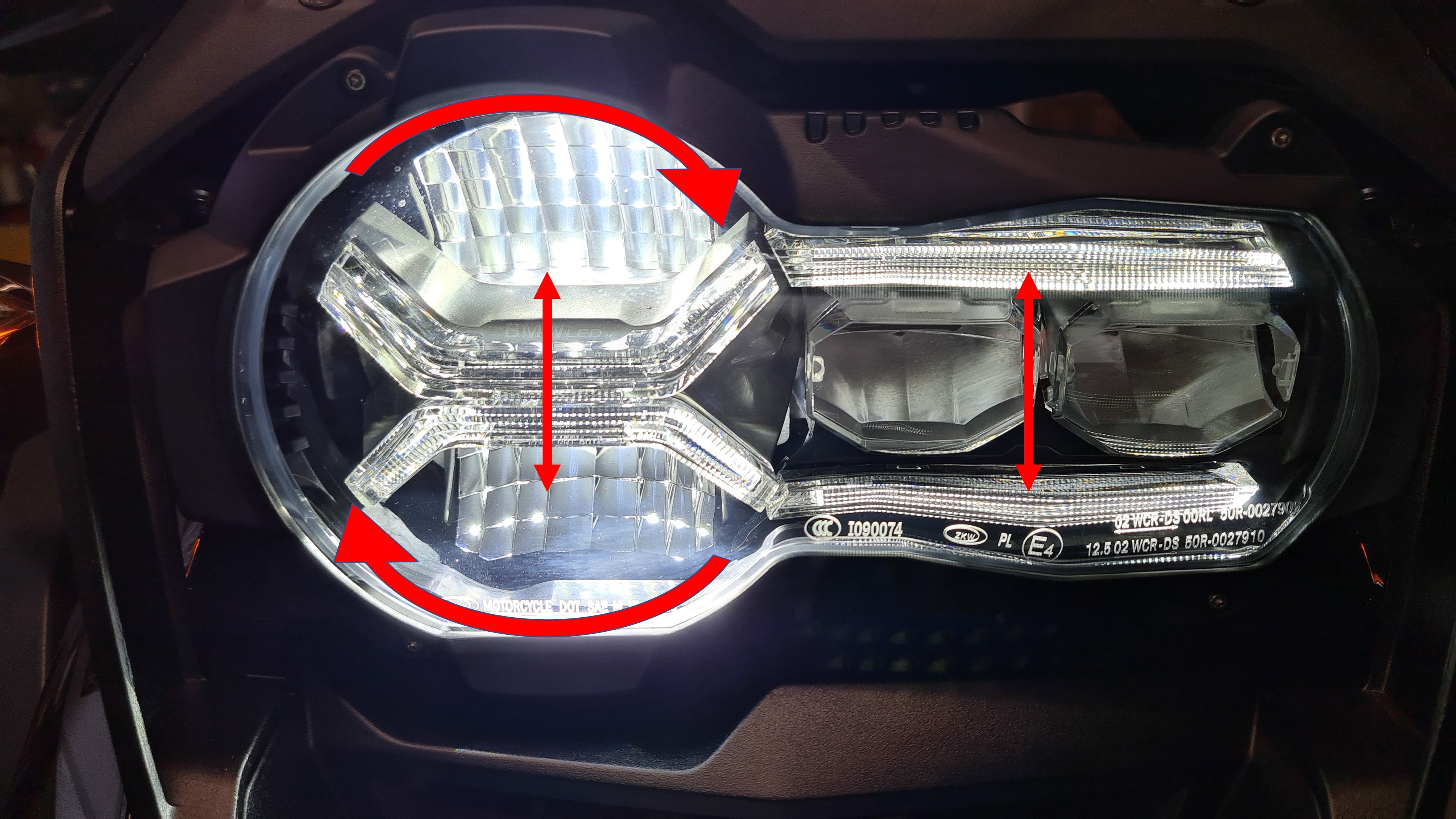 Bewegungsrichtungen der LED Einheit BMW R 1250 GS