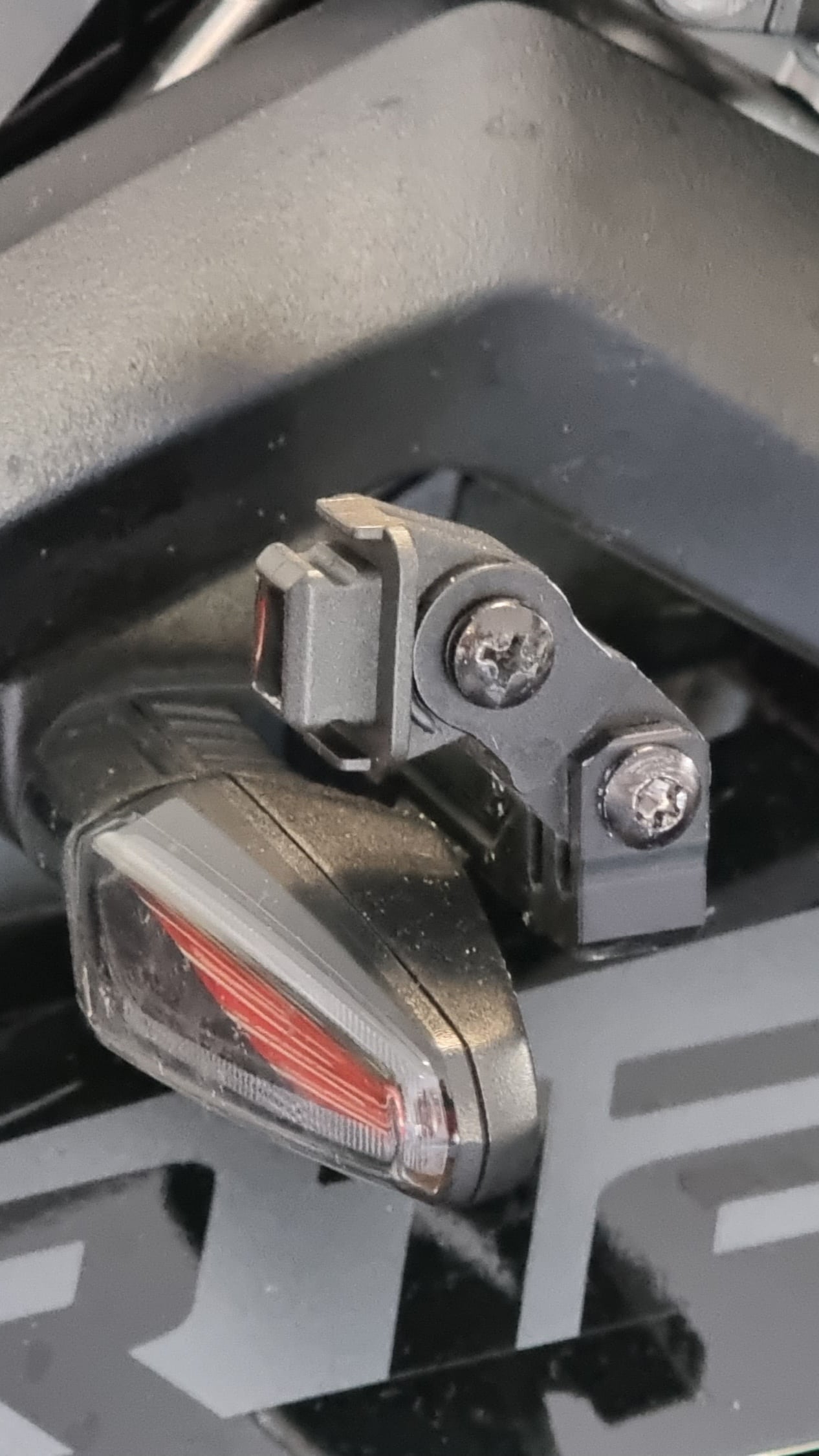 PINCLIP Beispiel Montage Motorrad vorne