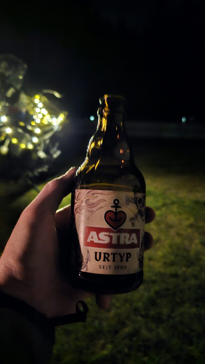 Mein Camping-Wochenende am Lütschesee Astra Knolle in der Hand