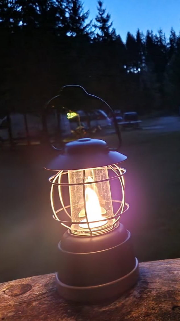 Mein Camping-Wochenende am Lütschesee Campinglampe am Abend